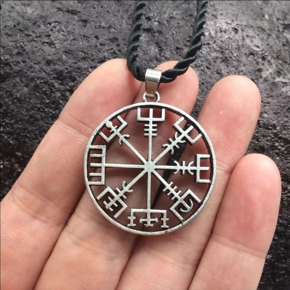 ❌SOLD❌ Viking Odin Rune Amulet Compass Necklace - Picture 2 of 13
